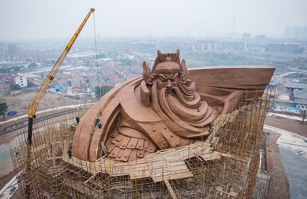 مجسمه 1320 تنی خدای جنگ در چین
