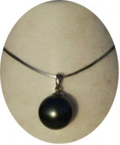 مروارید سیاه